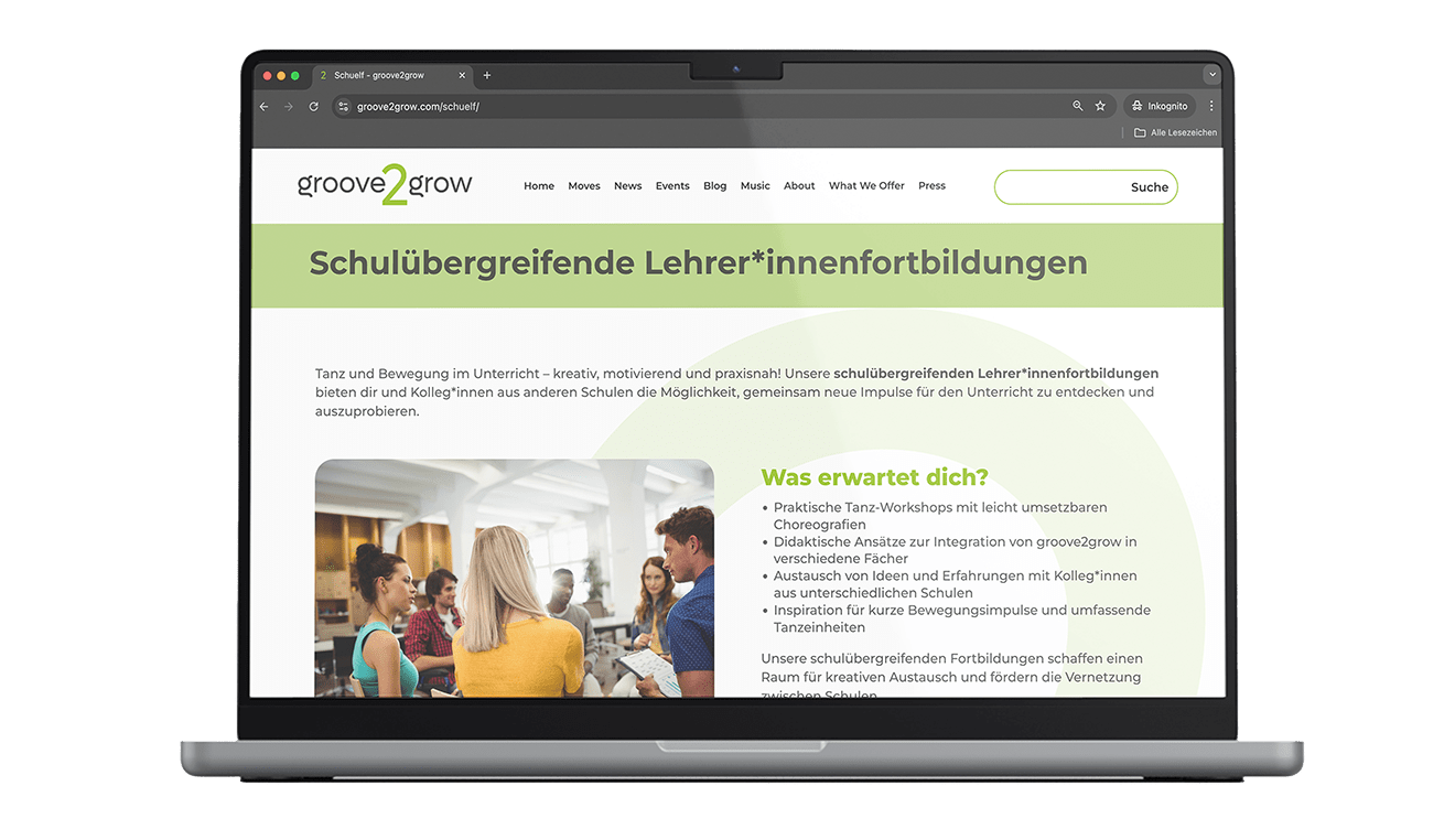 Ein Laptop zeigt die Webseite für schulübergreifende Lehrerfortbildungen von groove2grow mit Fokus auf Vernetzung und Erfahrungsaustausch.
